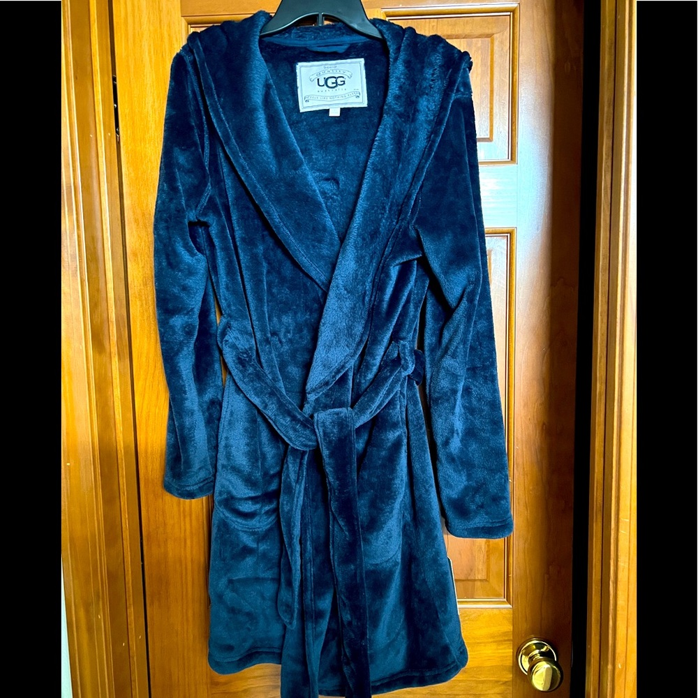 NWT Ugg robe
